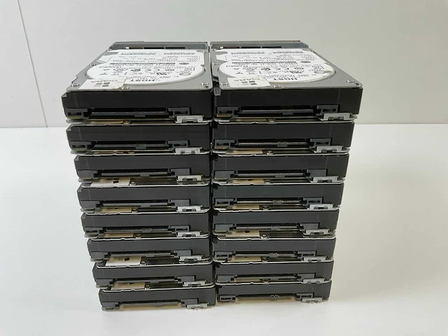 Hgst 16x 900 gb sas(huc101890css200) hdds (16x) - afbeelding 6 van  10