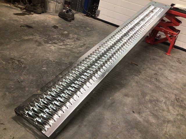 Hh - metalen oprijplank - oprijplaat - afbeelding 1 van  3