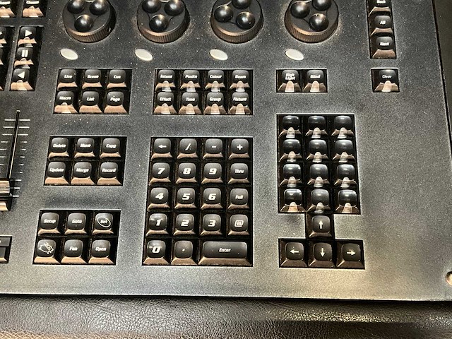 High end systems lichtconsole - afbeelding 3 van  19