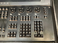 High end systems lichtconsole - afbeelding 19 van  19