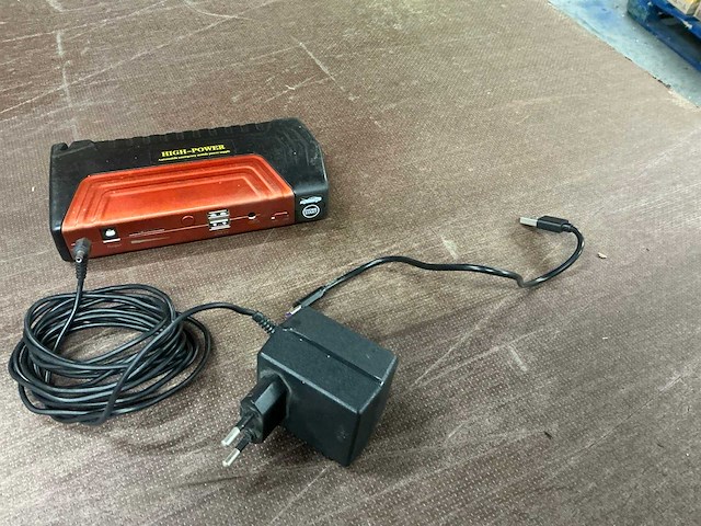 High power powerbank compact startbooser - afbeelding 1 van  5