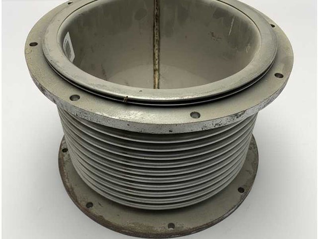 High-quality 300mm stainless steel marine exhaust coupling resistant to corrosion and harsh sea conditions - afbeelding 1 van  4