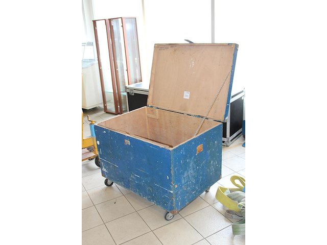 Hijs- en spanbanden in verrijdbare kist. - afbeelding 2 van  3