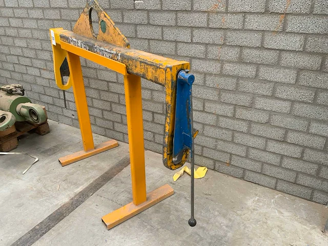 Hijsbalk op bok - afbeelding 3 van  4