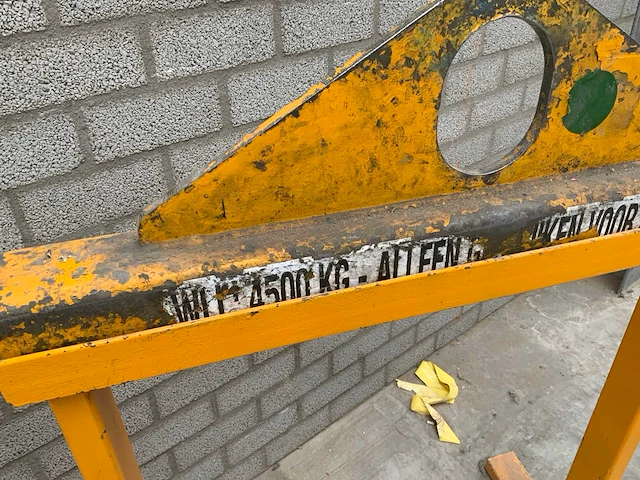 Hijsbalk op bok - afbeelding 2 van  4