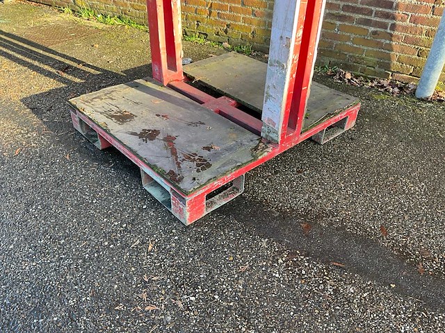 Hijsbok 120x100x265cm v.v. heftrucksledes en hijsogen (5x) - afbeelding 2 van  4