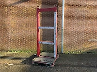 Hijsbok 120x100x265cm v.v. heftrucksledes en hijsogen (5x)