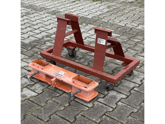 Hijsbok en 1x verrijdbare bok - afbeelding 1 van  8