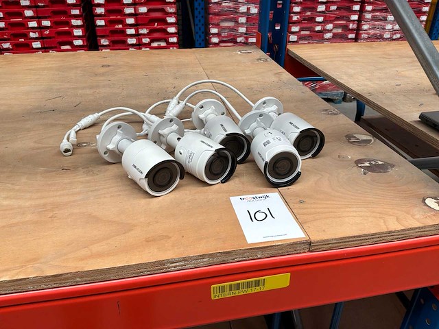 Hik vision ds2-cd beveiligingscamera (5x) - afbeelding 1 van  3