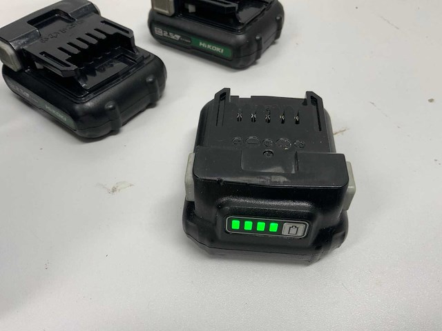 Hikoki 12v peak accu's en laders - afbeelding 3 van  5