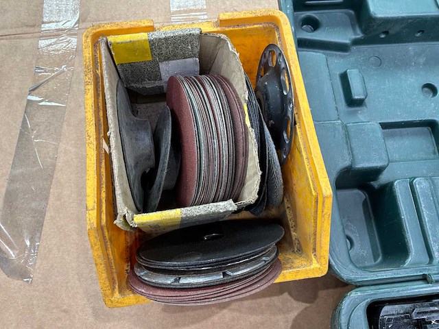 Hikoki haakse slijpmachine met slijpschijven - afbeelding 7 van  7