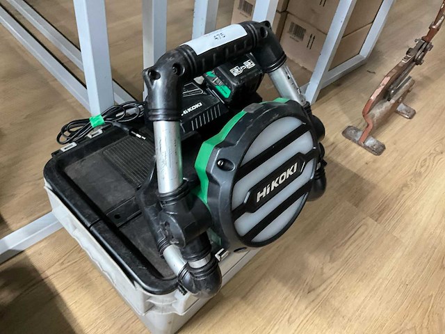 Hikoki ub 18dgl bouwlamp - afbeelding 4 van  6