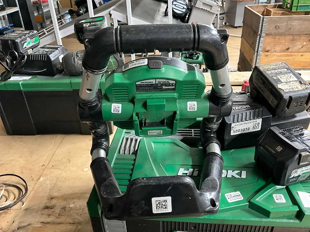 Hikoki ub 18dgl bouwlamp - afbeelding 3 van  5