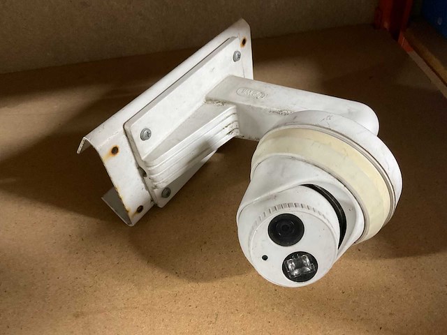 Hikvision beveiligingscamera (4x) - afbeelding 1 van  9