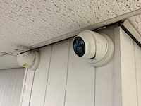 Hikvision beveiligingscamera - afbeelding 1 van  3