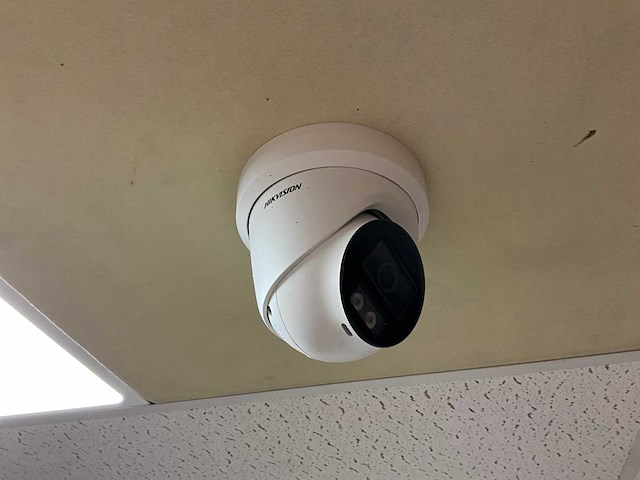 Hikvision beveiligingscamera - afbeelding 2 van  3