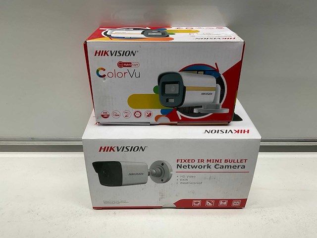 Hikvision ds-2ce10kf3t-le, ds-2cd1021-i beveiligingscamera (2x) - afbeelding 1 van  6