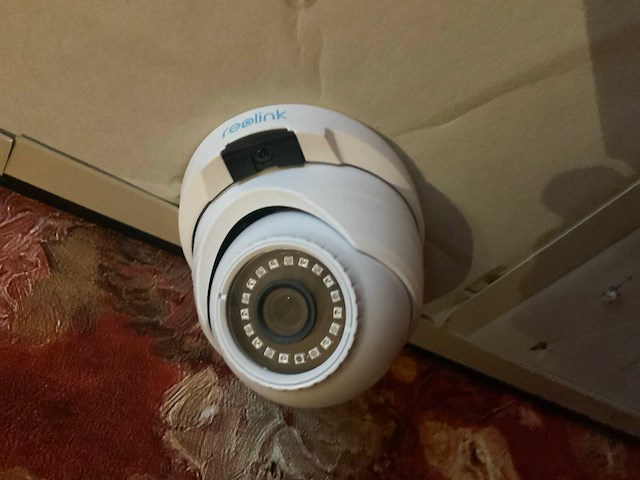 Hikvision / realink ds-7604ni-e1/4p/a 4-delige beveiligingscamera set met systeem recorder - afbeelding 3 van  6