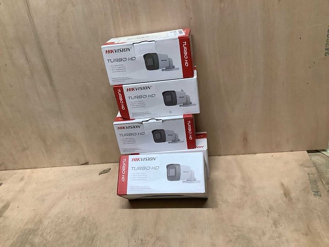 Hikvision turbo hd beveiligingscamera (5x) - afbeelding 1 van  2