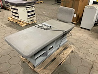 Hill adjustable examination table - afbeelding 3 van  8