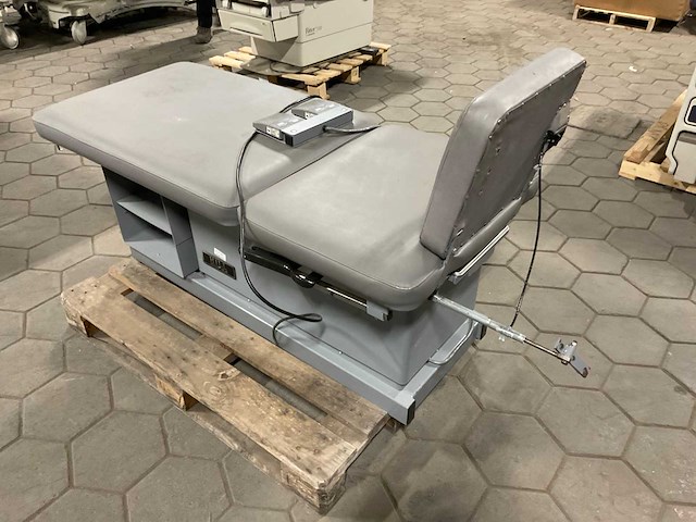 Hill adjustable examination table - afbeelding 4 van  8