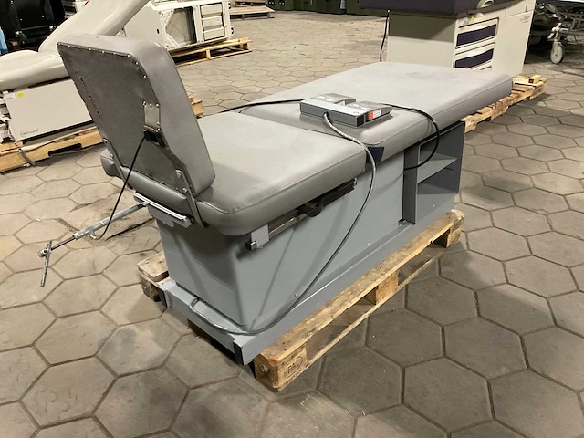 Hill adjustable examination table - afbeelding 6 van  8