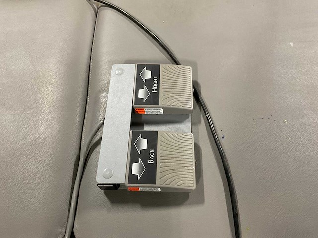 Hill adjustable examination table - afbeelding 8 van  8