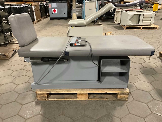 Hill adjustable examination table - afbeelding 7 van  8