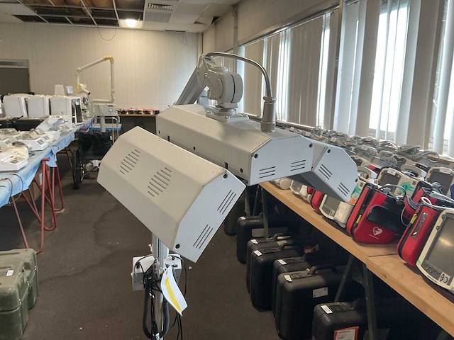 Hill laboratories aklarus phototherapy unit - afbeelding 2 van  5