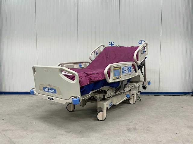 Hill-rom - totalcare p1900 - ziekenhuisbed - afbeelding 1 van  5
