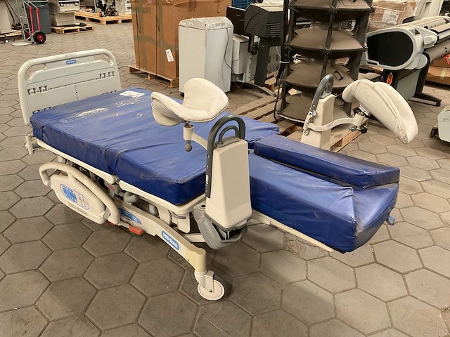 Hill-rom affinity p3700 ziekenhuisbed - afbeelding 2 van  7