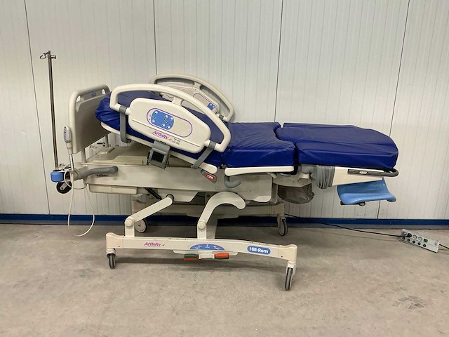 Hill-rom p3700 ziekenhuisbed - afbeelding 4 van  4