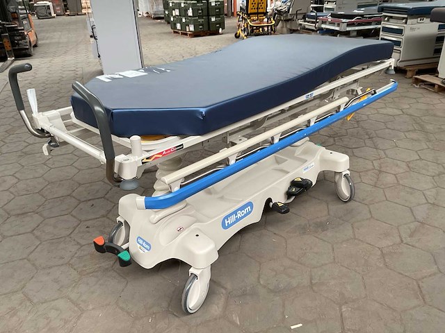 Hill-rom p8000 ziekenhuisbed - afbeelding 2 van  8