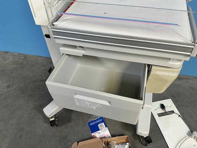 Hill-rom resuscitaire warmtetherapieplatform - afbeelding 2 van  12