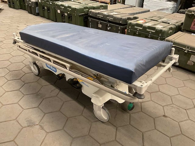 Hill-rom transtar ziekenhuisbed - afbeelding 2 van  7