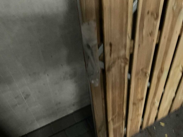 Hillhout tuinpoort metalen frame houten tuinomheining - afbeelding 5 van  5