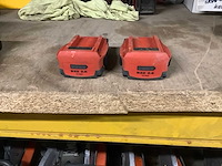 Hilt b22 accu's en laders (2x) - afbeelding 2 van  2