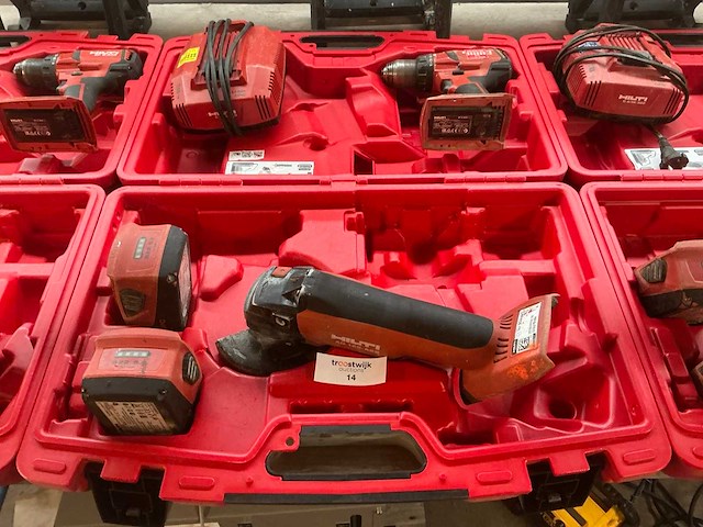 Hilti accu gereedschapset b.u.: haakse slijper, boormachine en bouwlamp in koffer - afbeelding 1 van  1