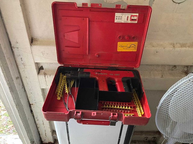 Hilti dx 450 spijkerpistool - afbeelding 2 van  4