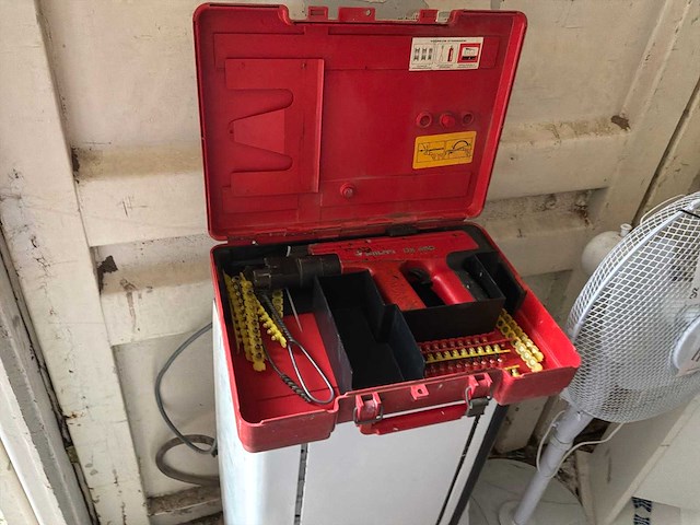 Hilti dx 450 spijkerpistool - afbeelding 3 van  4