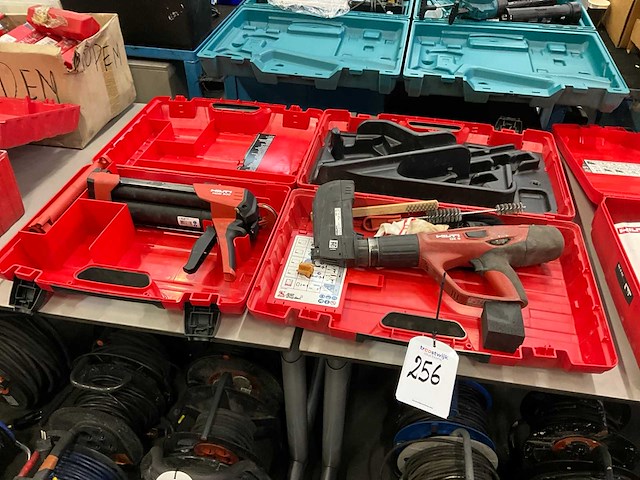 Hilti dx 5 / hdm 500 kruitschiethamer en handmatige kitspuit - afbeelding 3 van  6