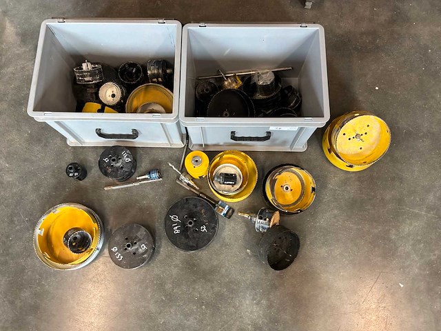 Hilti en diverse gatenzagen (40x) - afbeelding 1 van  6
