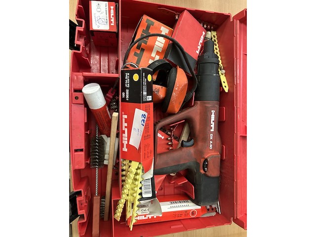Hilti gereedschap met toebehoren in koffer - afbeelding 2 van  7