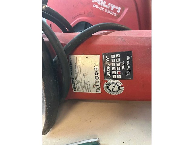 Hilti haakse slijpmachine met afzuiging - afbeelding 3 van  5