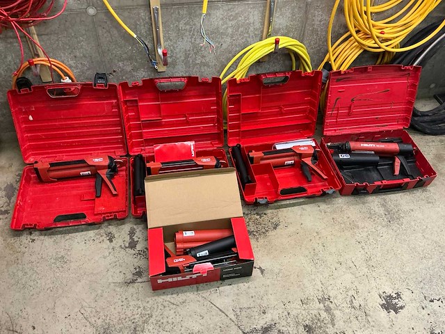 Hilti handmatige mortelspuit (5x) - afbeelding 1 van  6