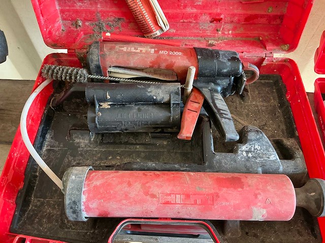 Hilti md2000 kitpistool met div. toebehoren - afbeelding 2 van  3