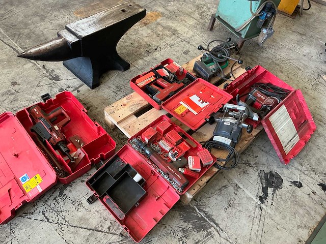 Hilti, metabo en elu overig handgereedschap en aambeeld (6x) - afbeelding 6 van  11