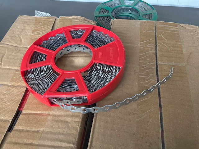 Hilti rol geperforeerde montageband (24x) - afbeelding 1 van  4
