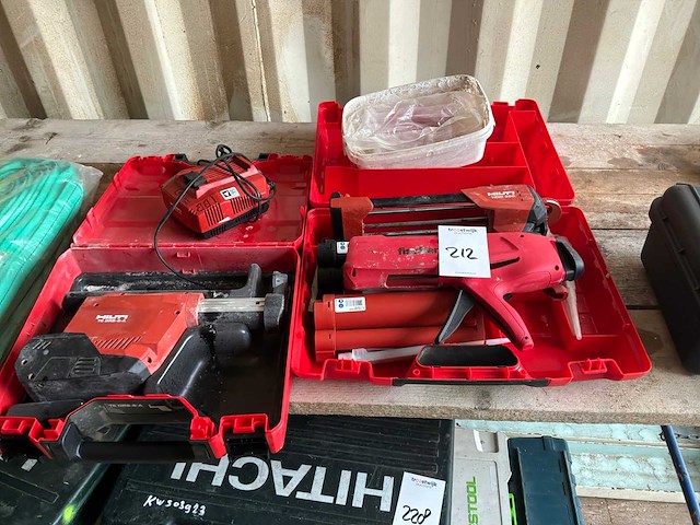 Hilton / fisher boorstofzuiger / kitspuiten (4x) - afbeelding 2 van  7