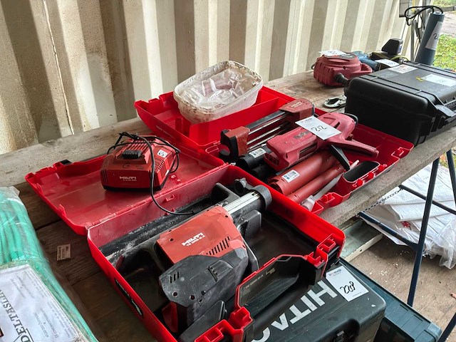 Hilton / fisher boorstofzuiger / kitspuiten (4x) - afbeelding 3 van  7